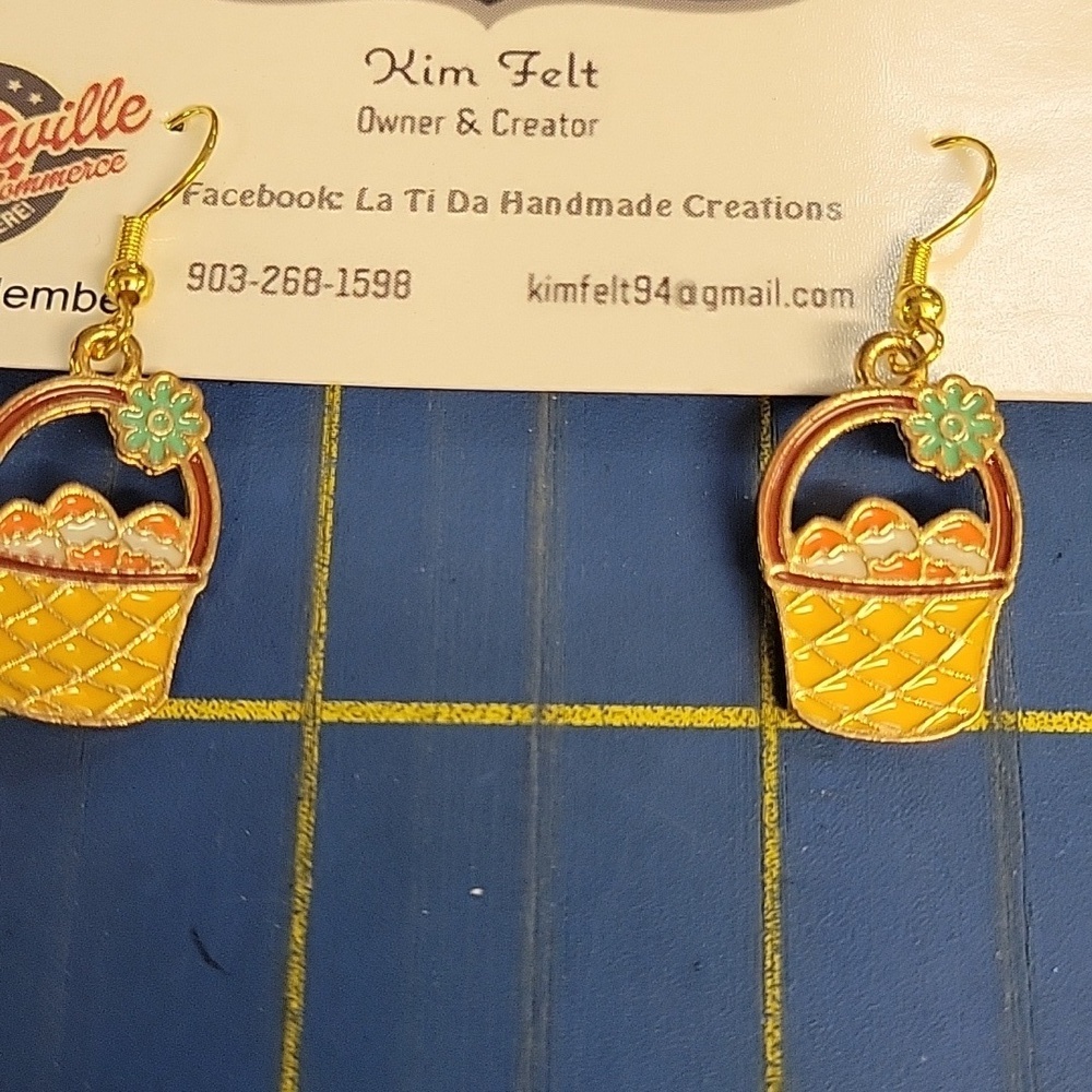 Easter Basket Gold Tone 0.5" Enamel Earrings